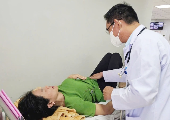 Hàng loạt người nhập viện sau ăn bánh mì, Bộ Y tế vào cuộc