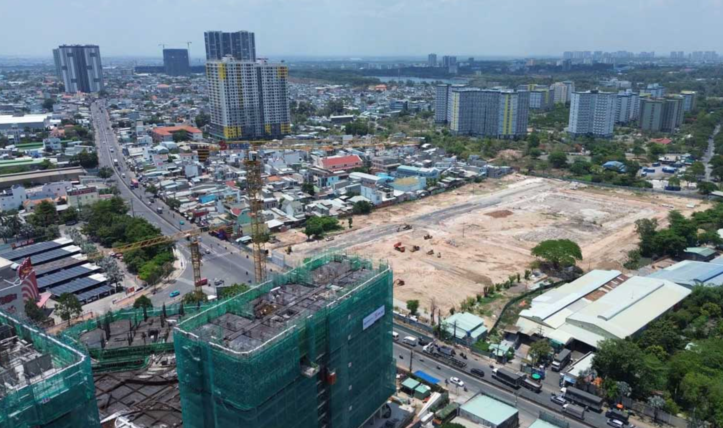 Lý do thị trường căn hộ TP.HCM 'bung' hàng mạnh cuối năm 2025