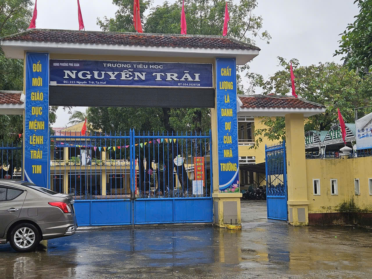 15 học sinh tiểu học ở Huế nôn ói, đau bụng khi ăn trưa bán trú tại trường