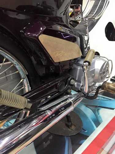 Honda Dream II 350 trieu, chua lan banh la