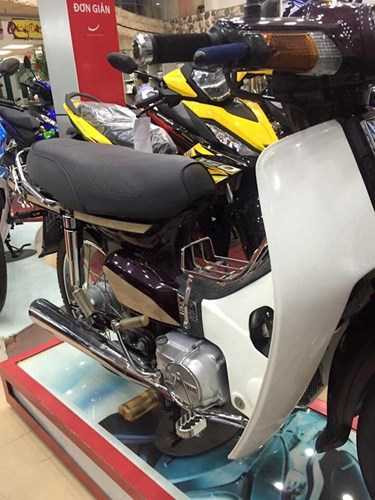 Honda Dream II 350 trieu, chua lan banh la