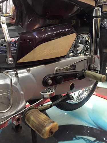 Honda Dream II 350 trieu, chua lan banh la