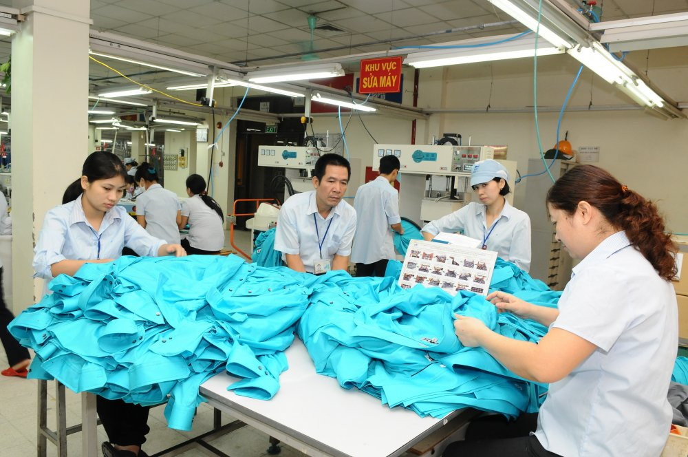 San xuat tai Cty May 10 . anh CAN DUNG (5) 3