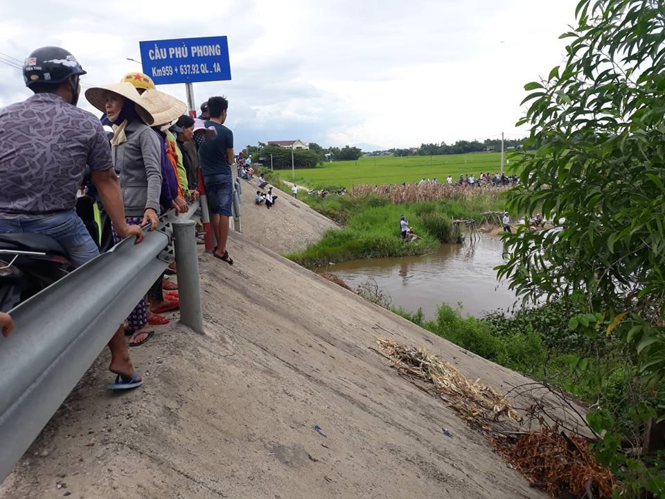 38493475_253620922029631_7108198641843568640_n