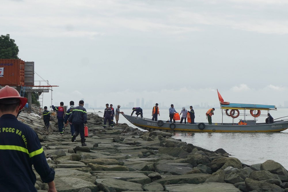 dam vao chan cau cang o Da Nang (2) 3