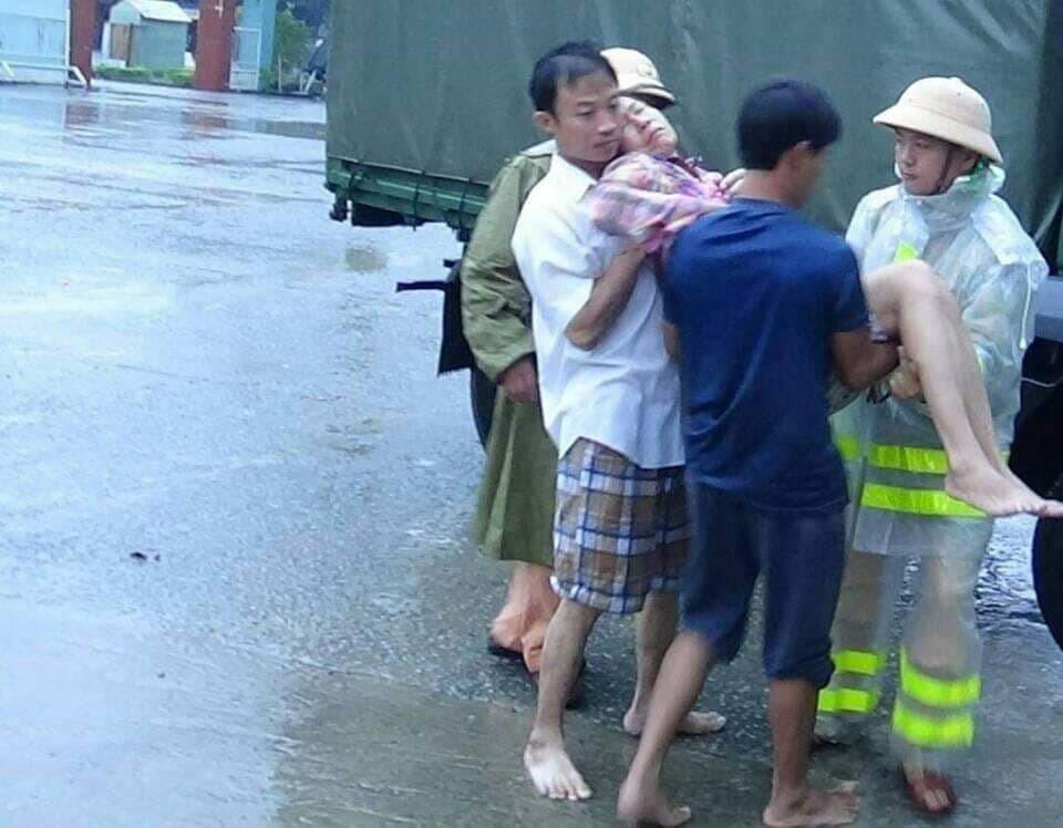 CSGT dua nan nhan ngat khi ga di cap cuu