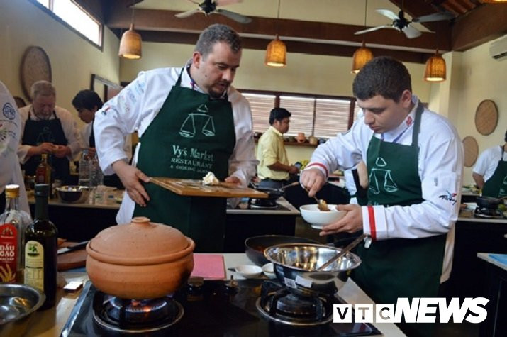 lien hoan lan thu III