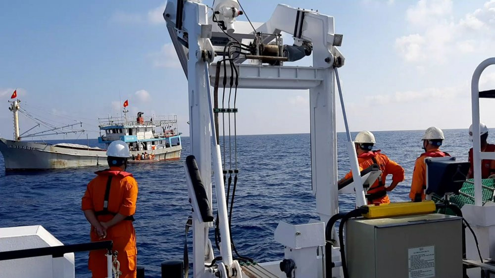 Anh-cuu-ho-ngu-dan 1