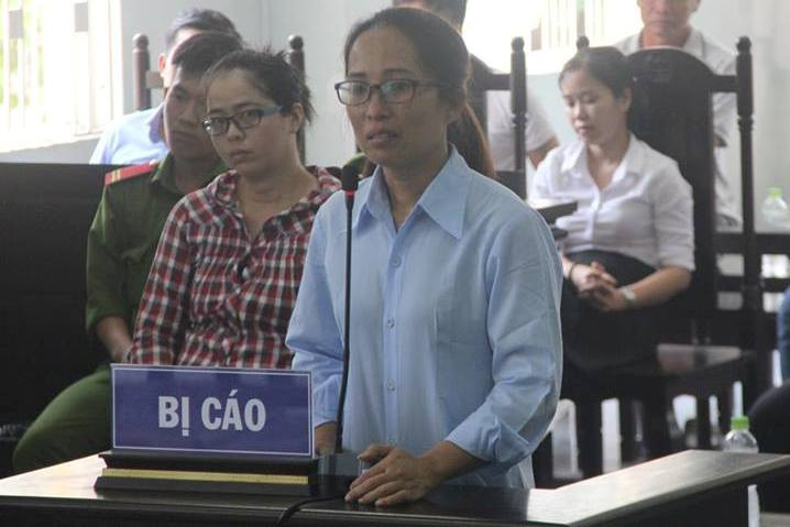 Nu-hieu-truong-cat-xen-bua-an