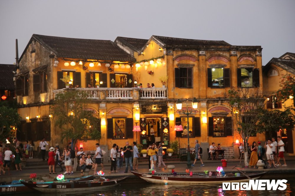 anh-Hoi-An-dep-tieng-on-hang-rong (2) 4