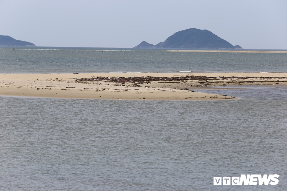 Sụt lún bất thường nơi hạ nguồn sông, bồi xói khôn lường giữa biển ở Quảng Nam - 5