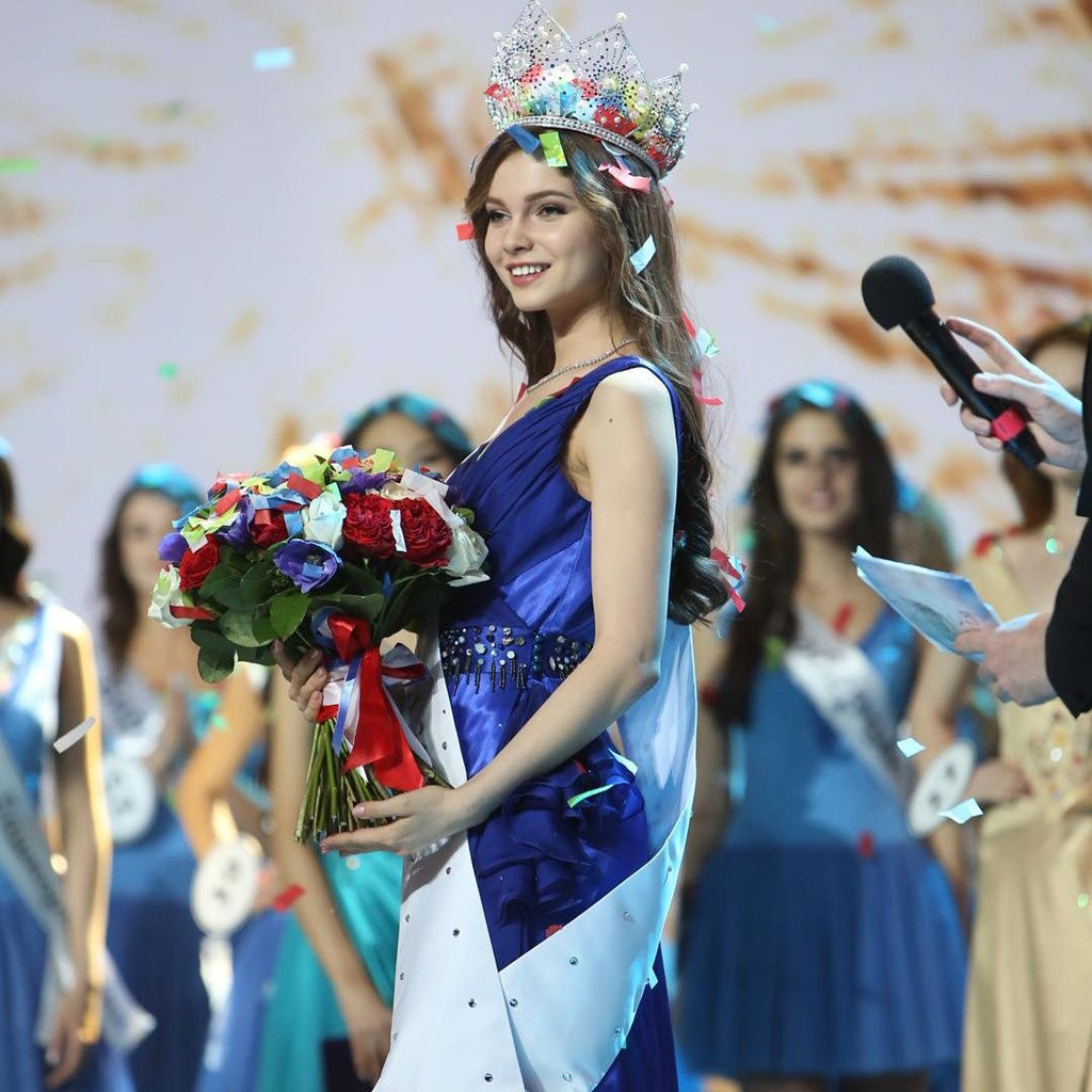 Van dong vien 18 tuoi dang quang Hoa hau Nga 2018 hinh anh 3