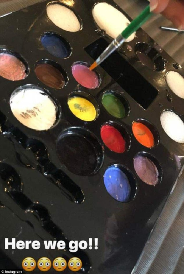 4bac357e00000578-5670835-image-m-1641525000177761-1525013647806713080278-2343201 5