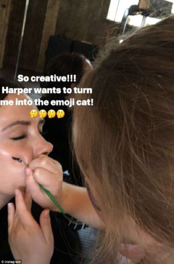 4bac358a00000578-5670835-image-m-1511524999767372-1525013609747129759718-2343190 5