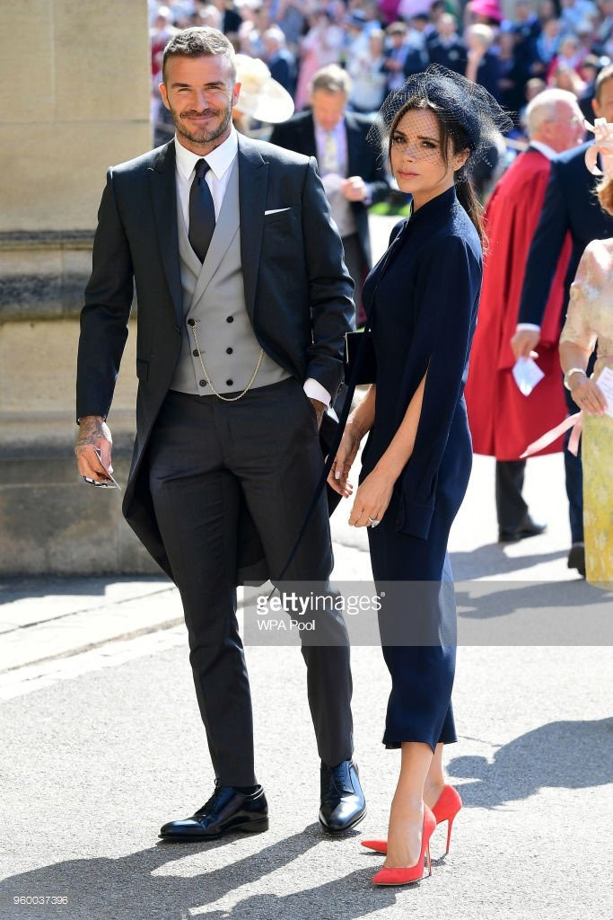 Le cuoi Hoang tu Harry: Vo chong Beckham va dan sao den chuc mung hinh anh 4