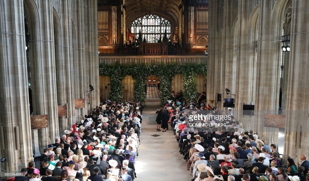 Le cuoi Hoang tu Harry: Vo chong Beckham va dan sao den chuc mung hinh anh 16