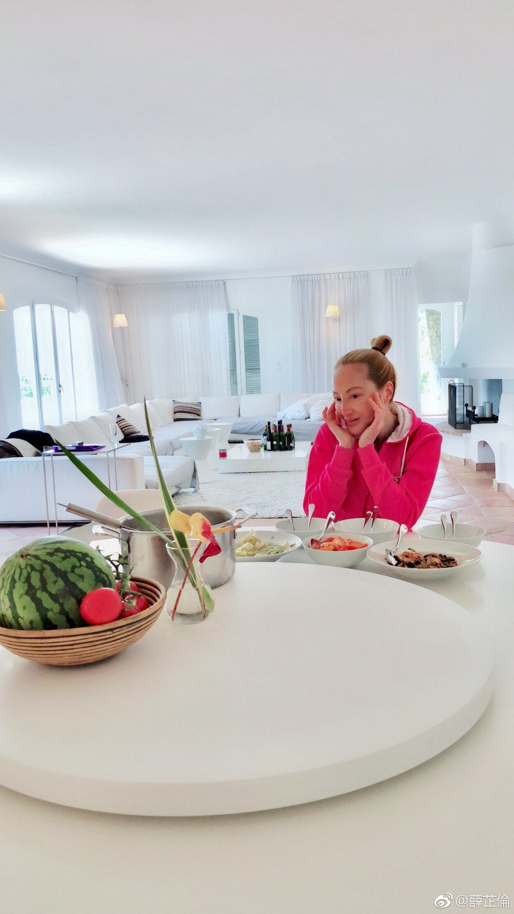 Hình ảnh hiếm hoi khoe ngực ngồn ngộn của Thảm họa thẩm mỹ Hồng Kông tại LHP Cannes - Ảnh 4.