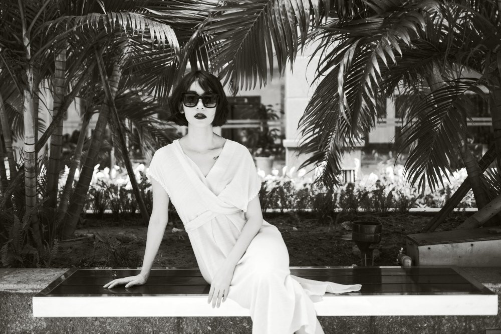 Xuan Lan quy phai, quyen ru trong chiec dam ho vai 3