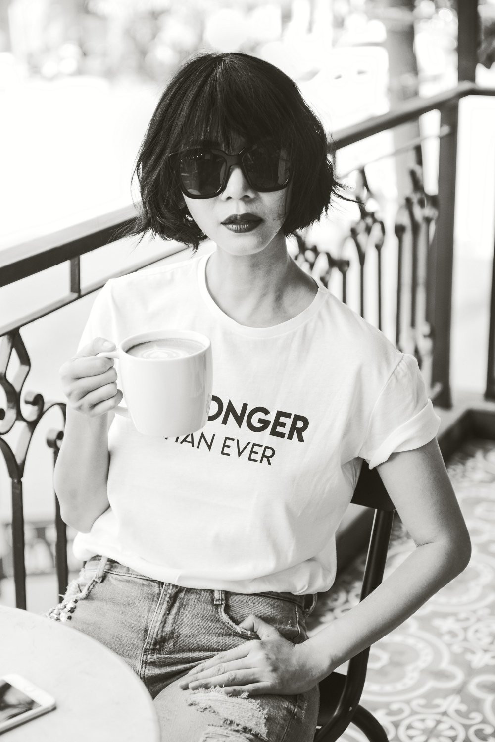 Xuan Lan tre trung, nang dong trong trang phuc ao thun va quan short jean 4