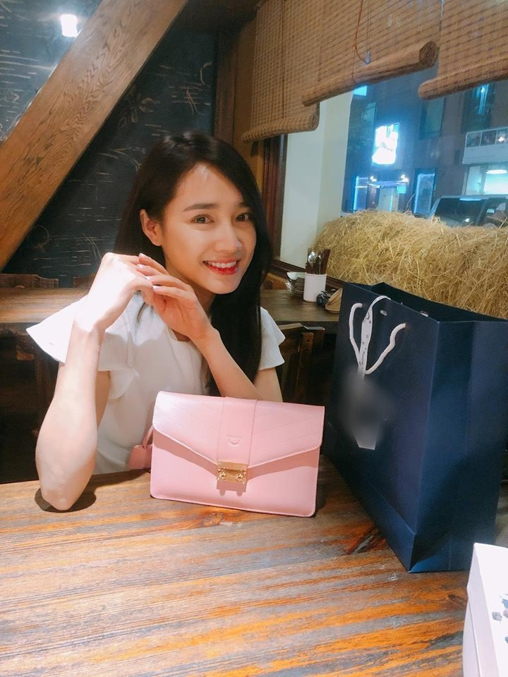 01-1527004445728172455741 3