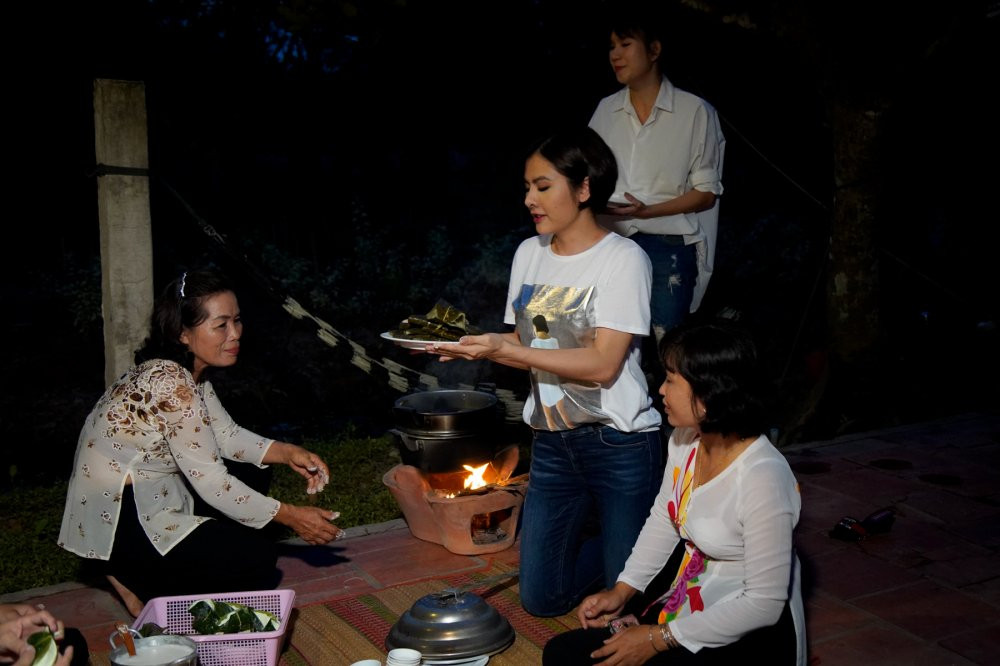 05 VAN TRANG & VO CHONG LY HAI - MINH HA LAM BANH LA MIT (2) 5