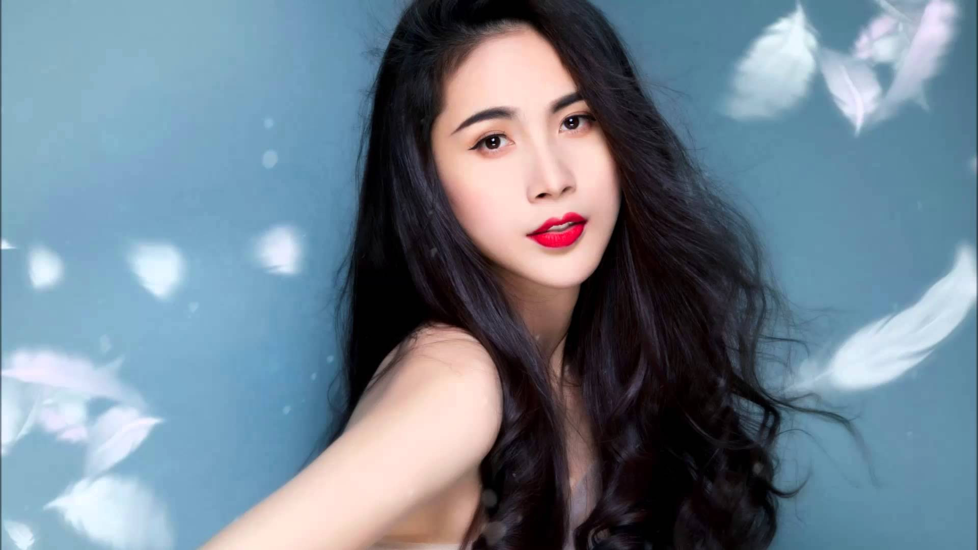 Ngôi sao - 'Thủy Tiên có văn hóa chợ búa, đôi co như hàng tôm hàng cá'