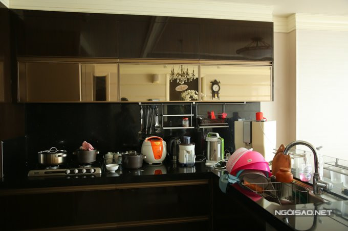 HHen Niê sống giản dị trong căn hộ giải thưởng Hoa hậu - 2