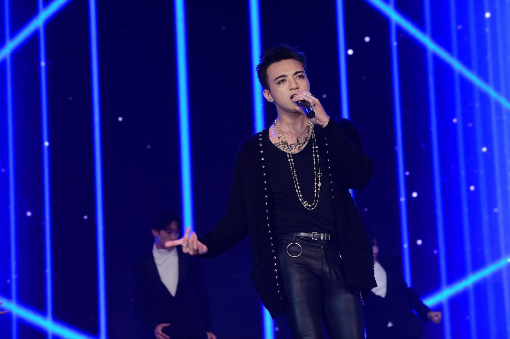 12 SOOBIN HOANG SON (6) 13