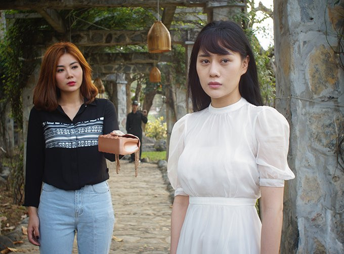 Phương Oanh và Thanh Hương trong phim Quỳnh búp bê.