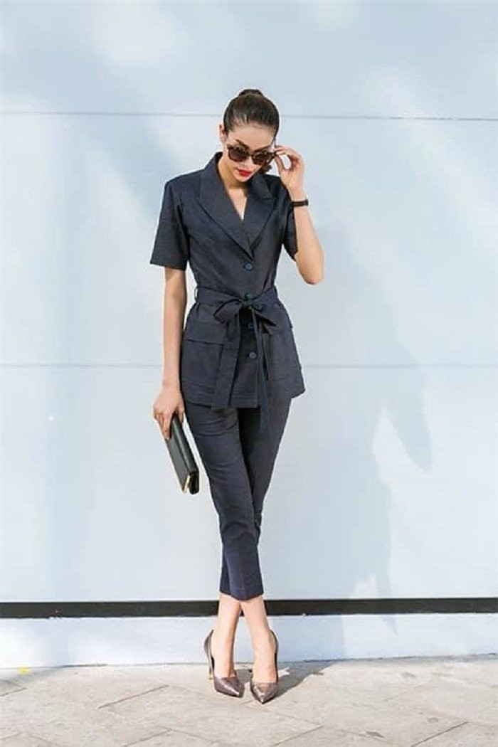 37086448_257431091729804_531470402942140416_n 18