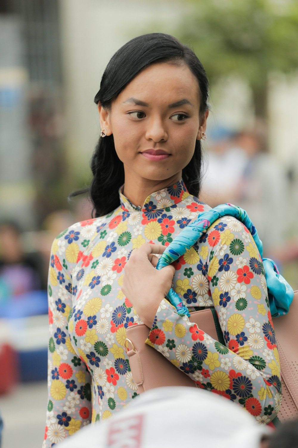 Mai Ngo trong vai co giao Mi Ngor15 3