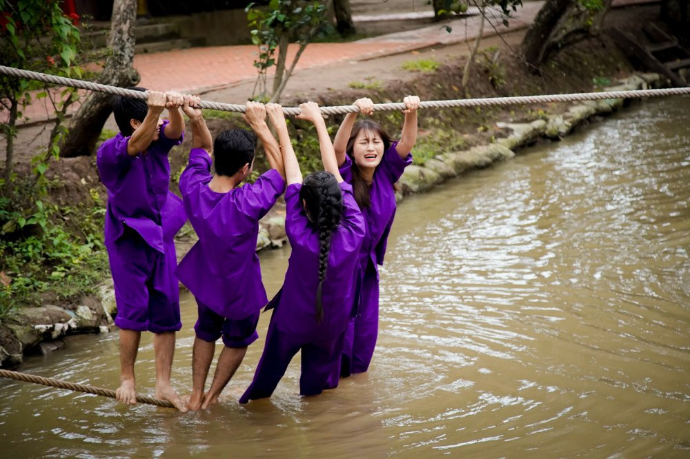 05 GIN TUAN KIET - HAN SARA THAM GIA CAC TRO CHOI TAI KHU DU LICH SINH THAI (8) 5