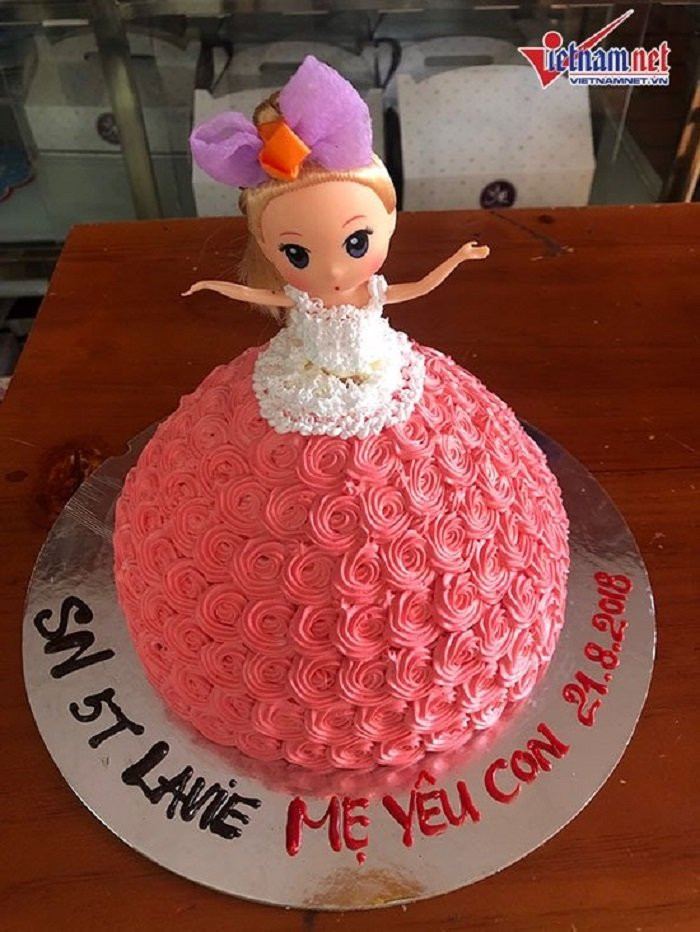 con-gai-mai-phuong-vao-vien-don-sinh-nhat-ben-me-15 7