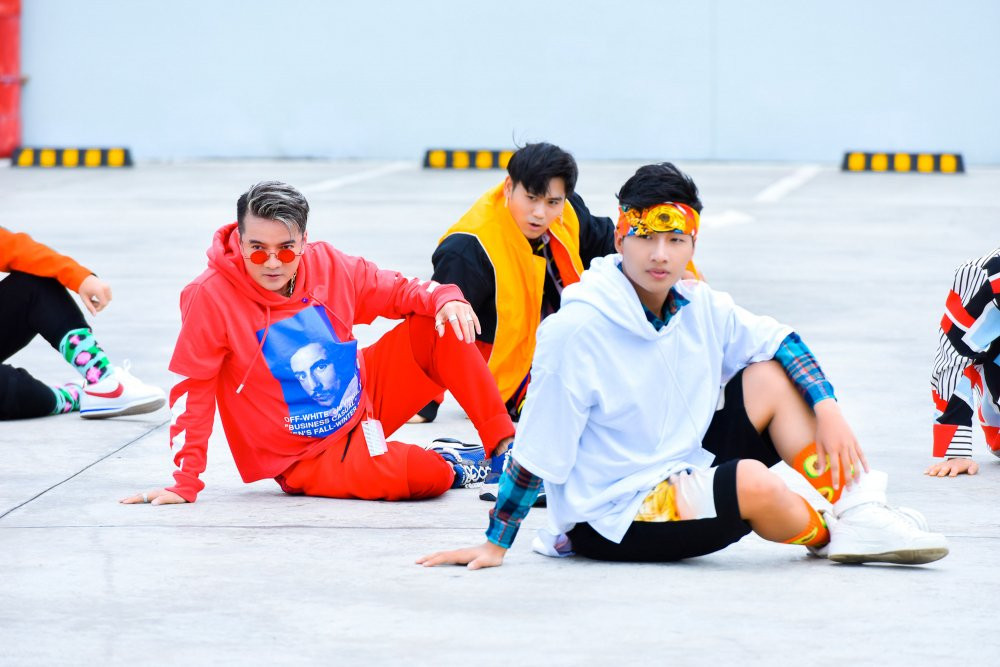 MV HELLO_DANCE_A (5)