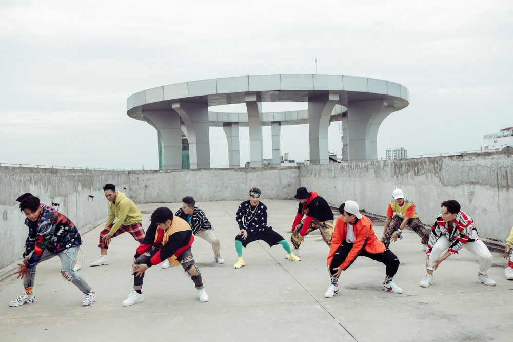 MV HELLO_DANCE_B (9) 5