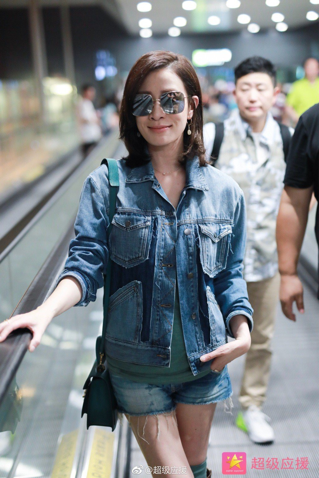 Nhàn Phi Xa Thi Mạn khoe nhan sắc lão hoá ngược khó tin ở tuổi 43 - Ảnh 1.