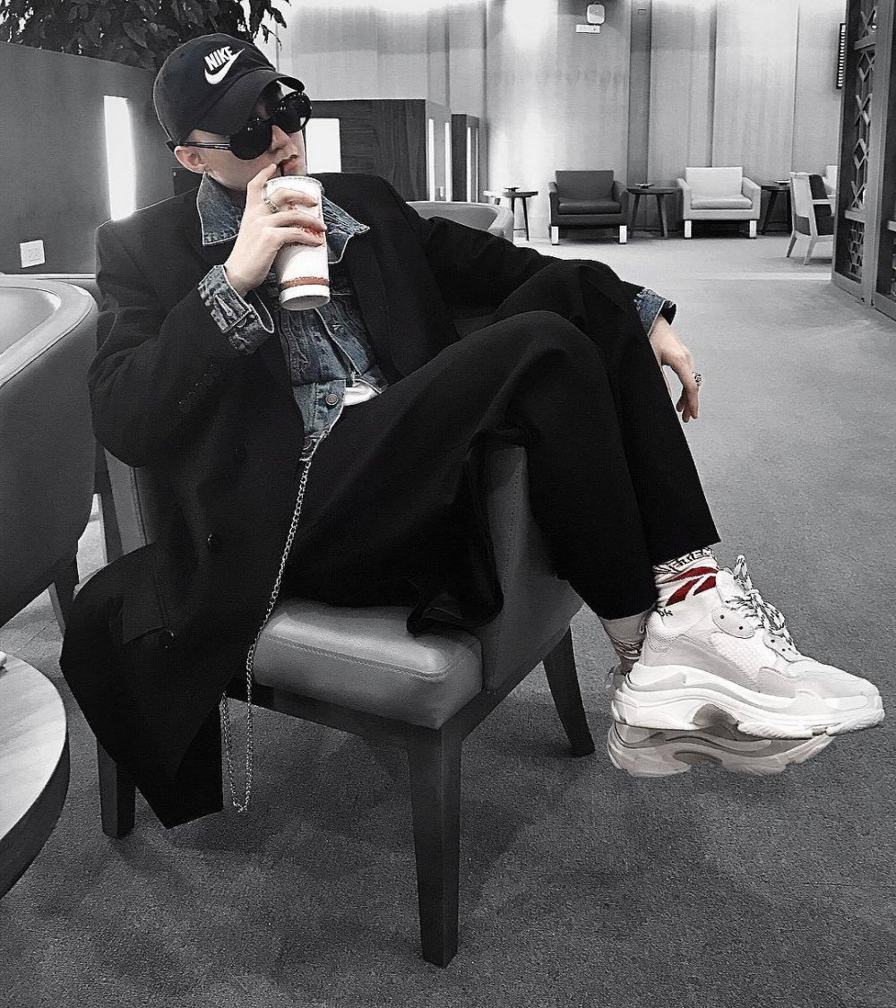 sao Viet mang sneaker tho kech (6) 5
