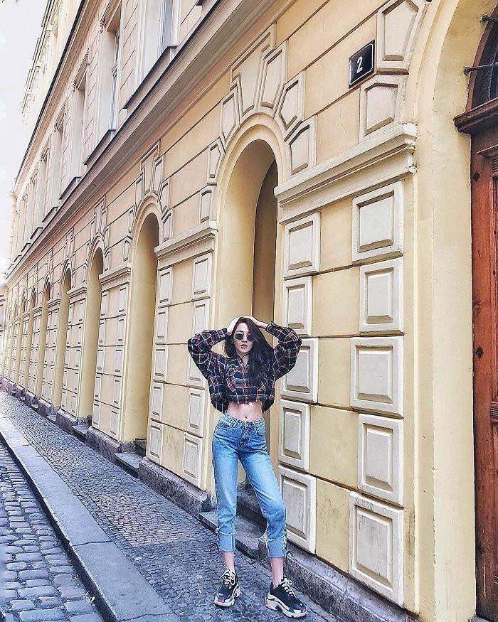 sao Viet mang sneaker tho kech (9) 9