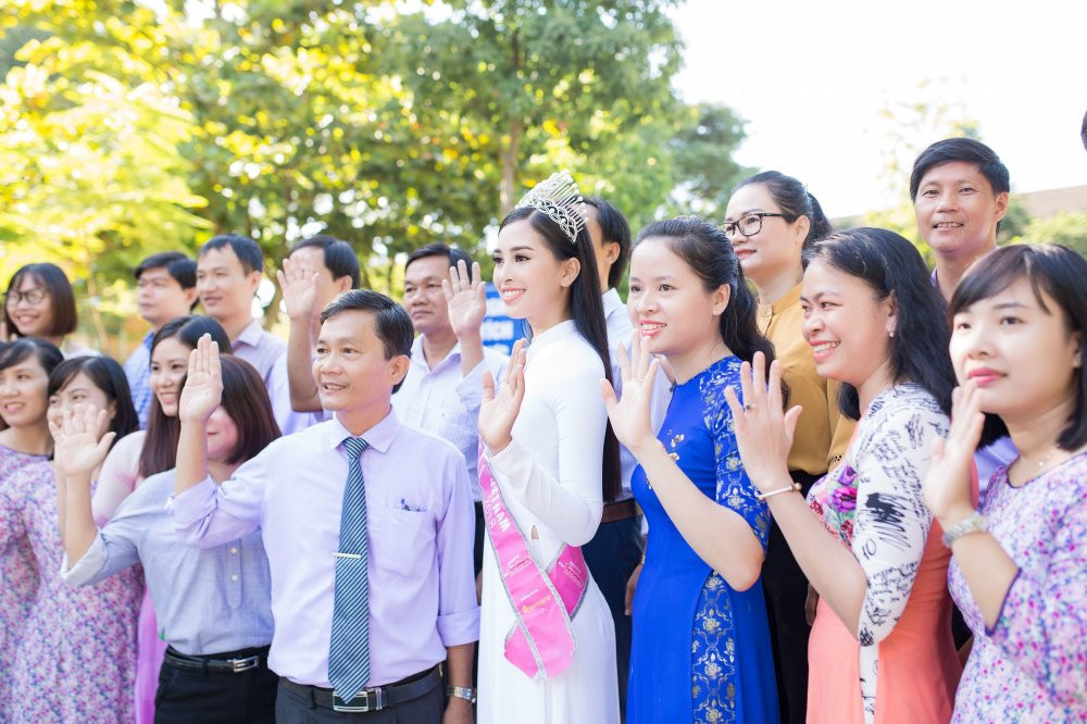 tieu vy ve tham truong cu (6) 5