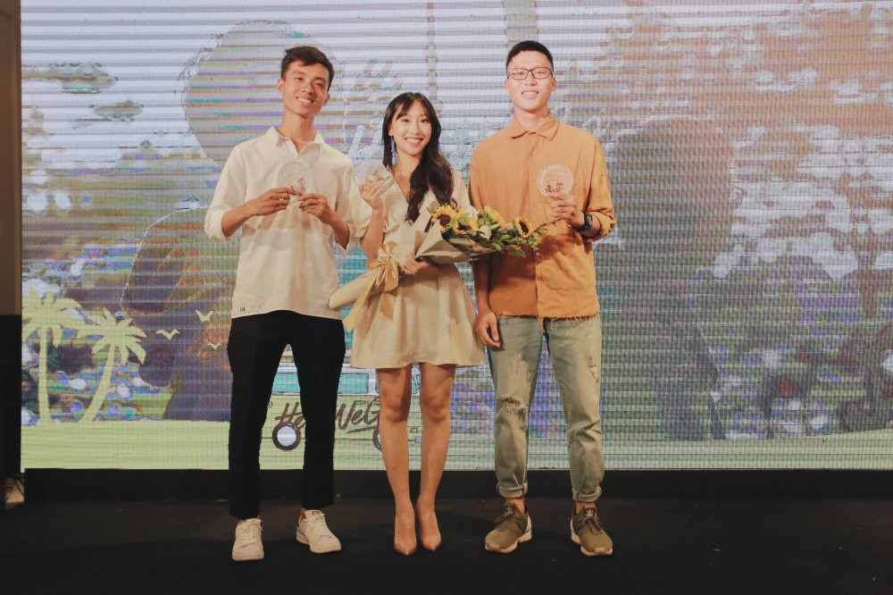 4F8BF1FE-ABC5-4322-B51B-64F780FA6747 15