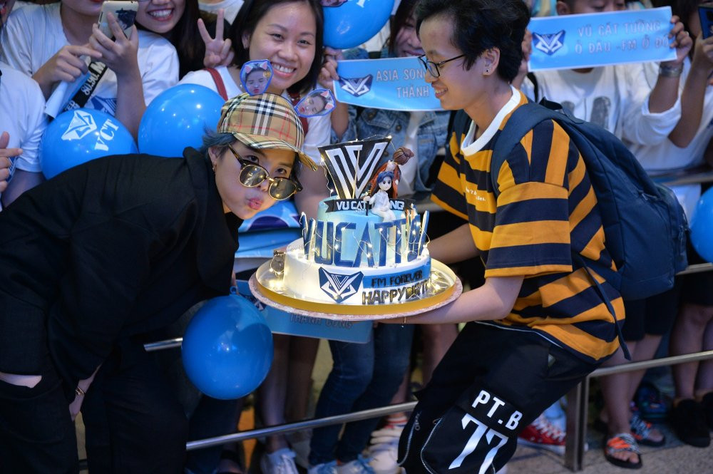 vu cat tuong don sinh nhat san bay (27) 9
