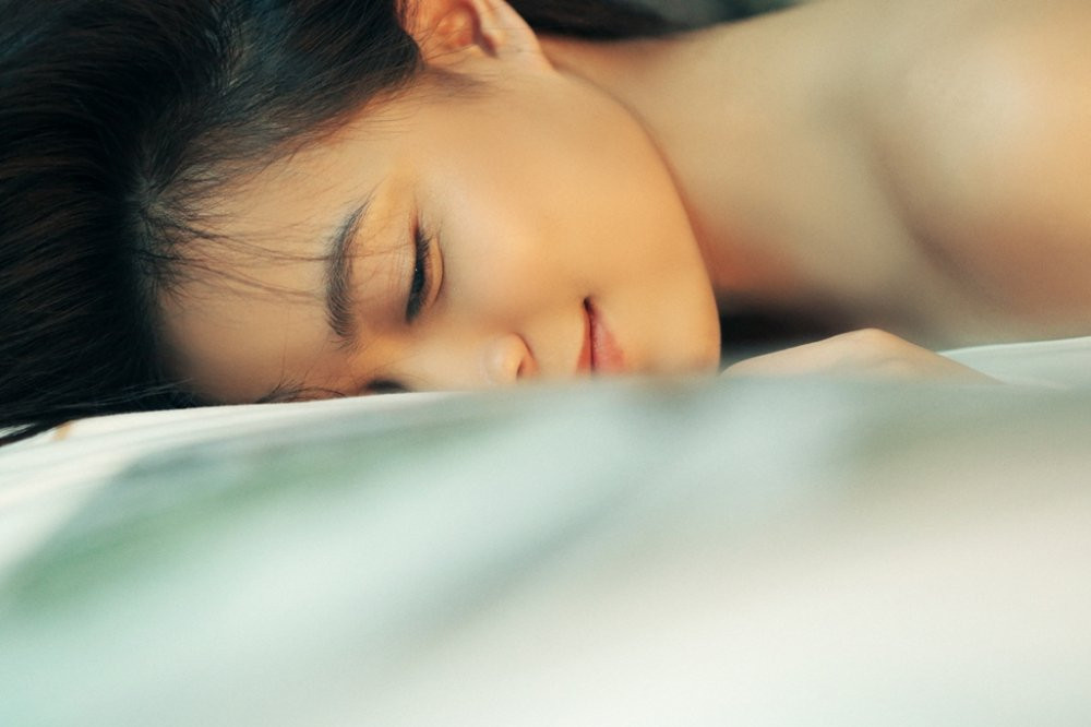 hoang thuy linh khoe mat moc (2)