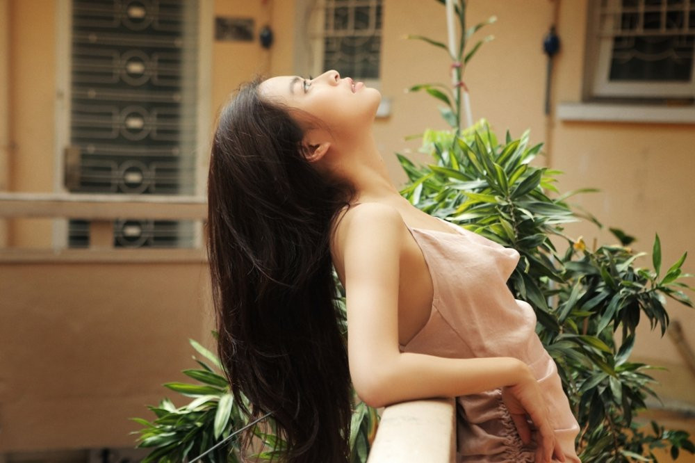 hoang thuy linh khoe mat moc (6) 5