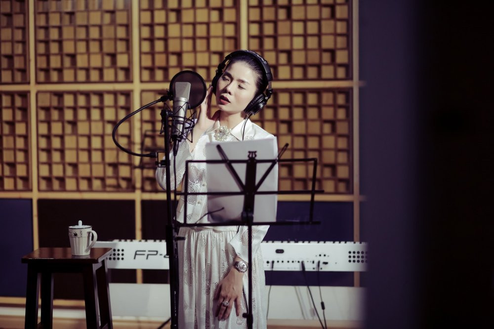 album moi cua le quyen (1)