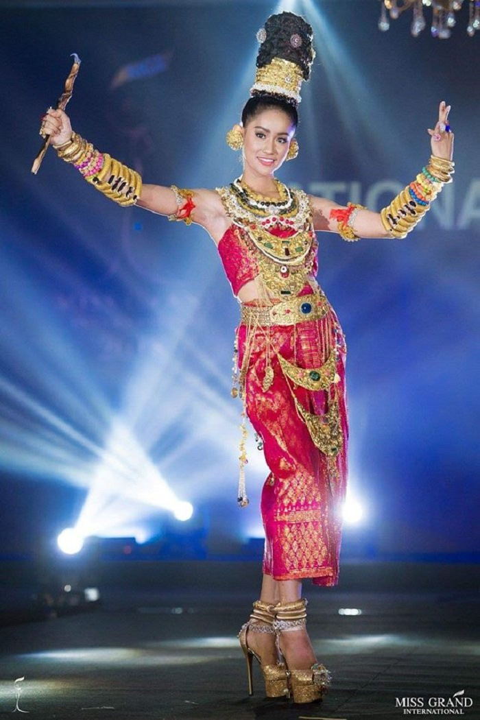 top 5 trang phuc dan toc tai hoa hau hoa binh (2)