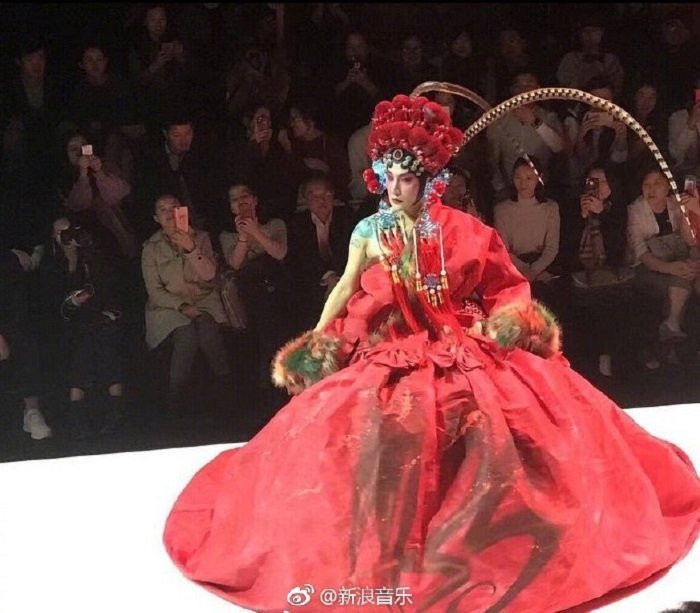 nhi thai tran chi bang phan cam (2)