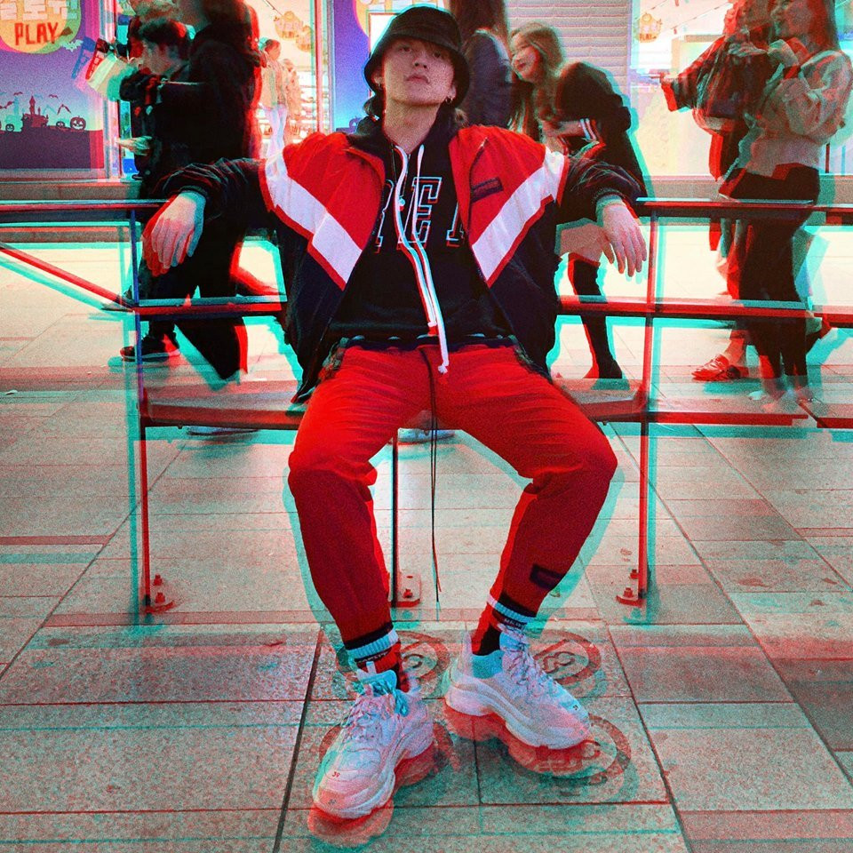 son tung dua gia dinh di choi (1)