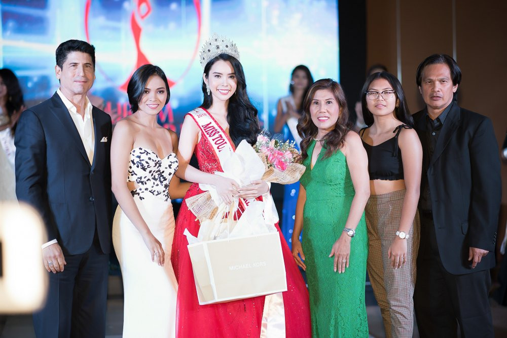 huynh vy dang quang hoa hau du lich the gioi 2018 (8) 8