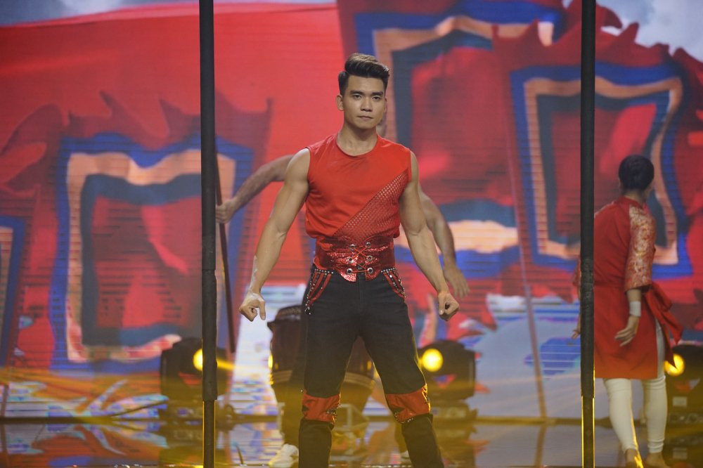 ban ket 100 giay ruc ro (4) 3