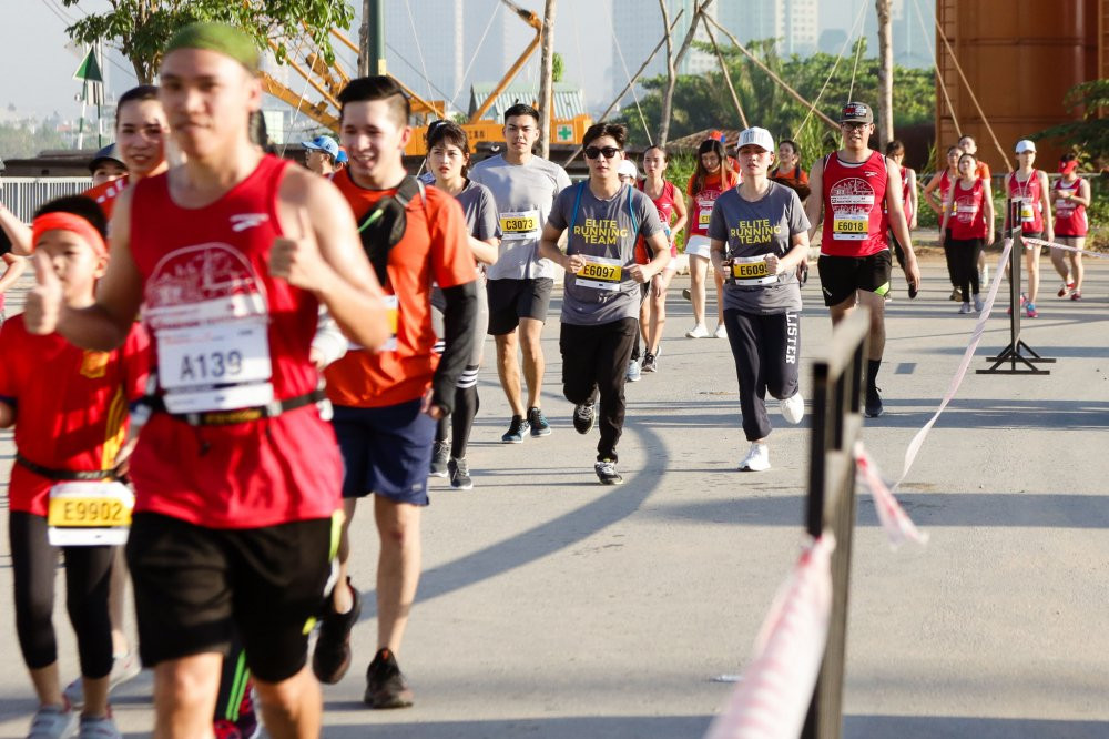 ngoc lan tham gia thi chay (4) 3